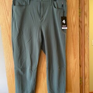 Four Laps outdoor/athletic pants. Lots of pockets. Great for travel. Evolve Pant